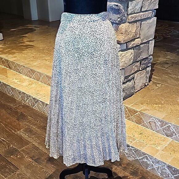 Animal print pull on lined pleated skirt size small - Picture 1 of 9